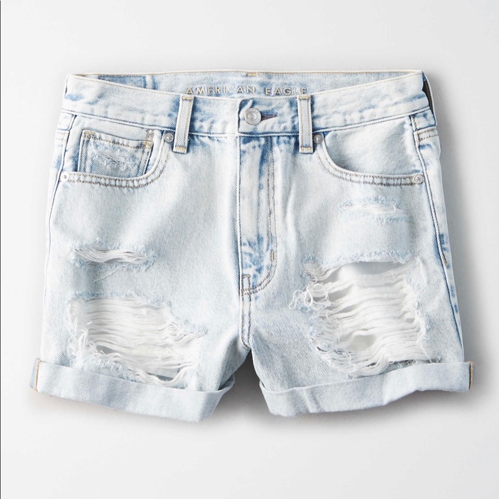 ✨ American Eagle Distressed Denim Mom Shorts ✨